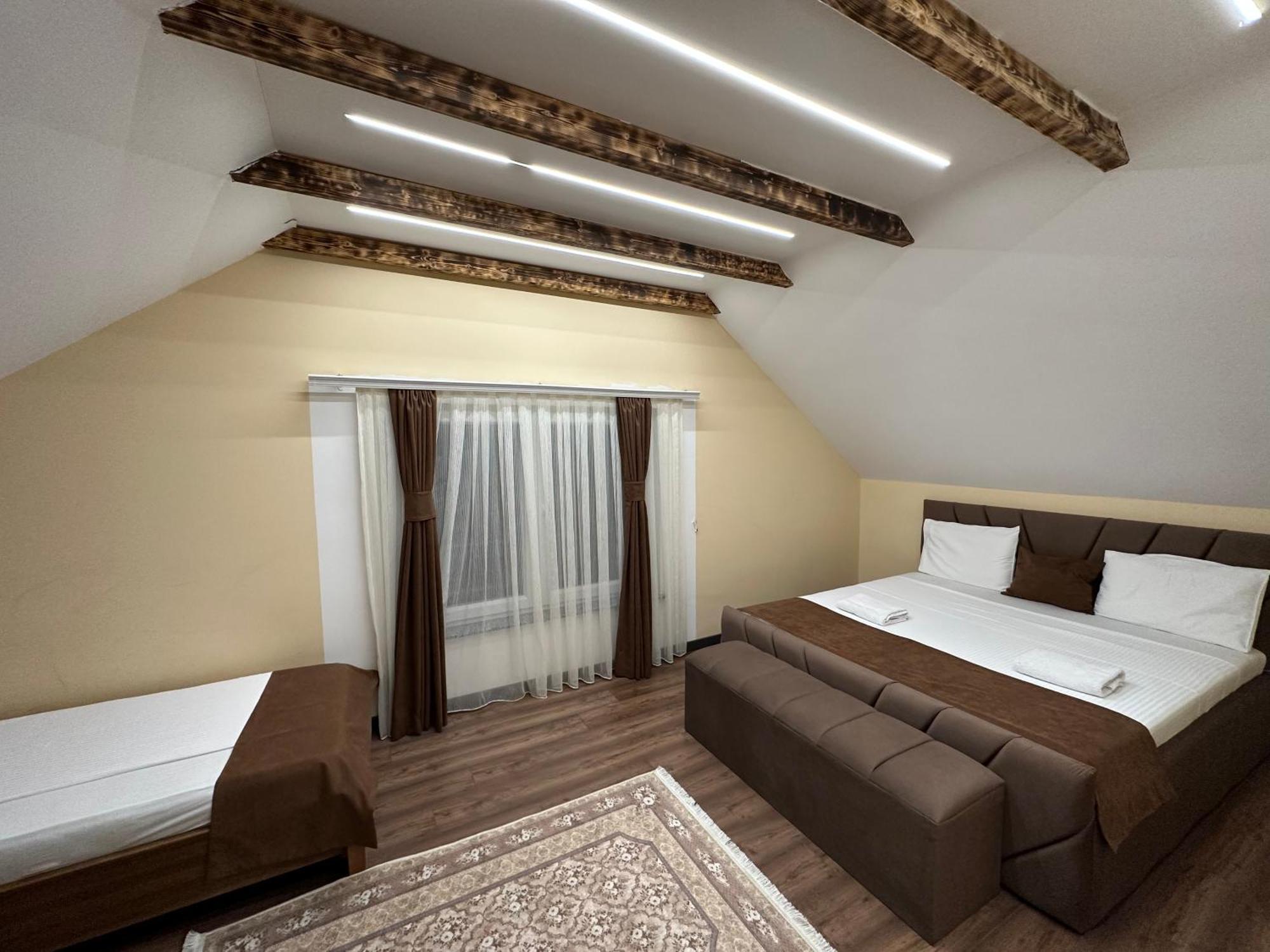 Hotel Panorama Rugove เปเย ภายนอก รูปภาพ