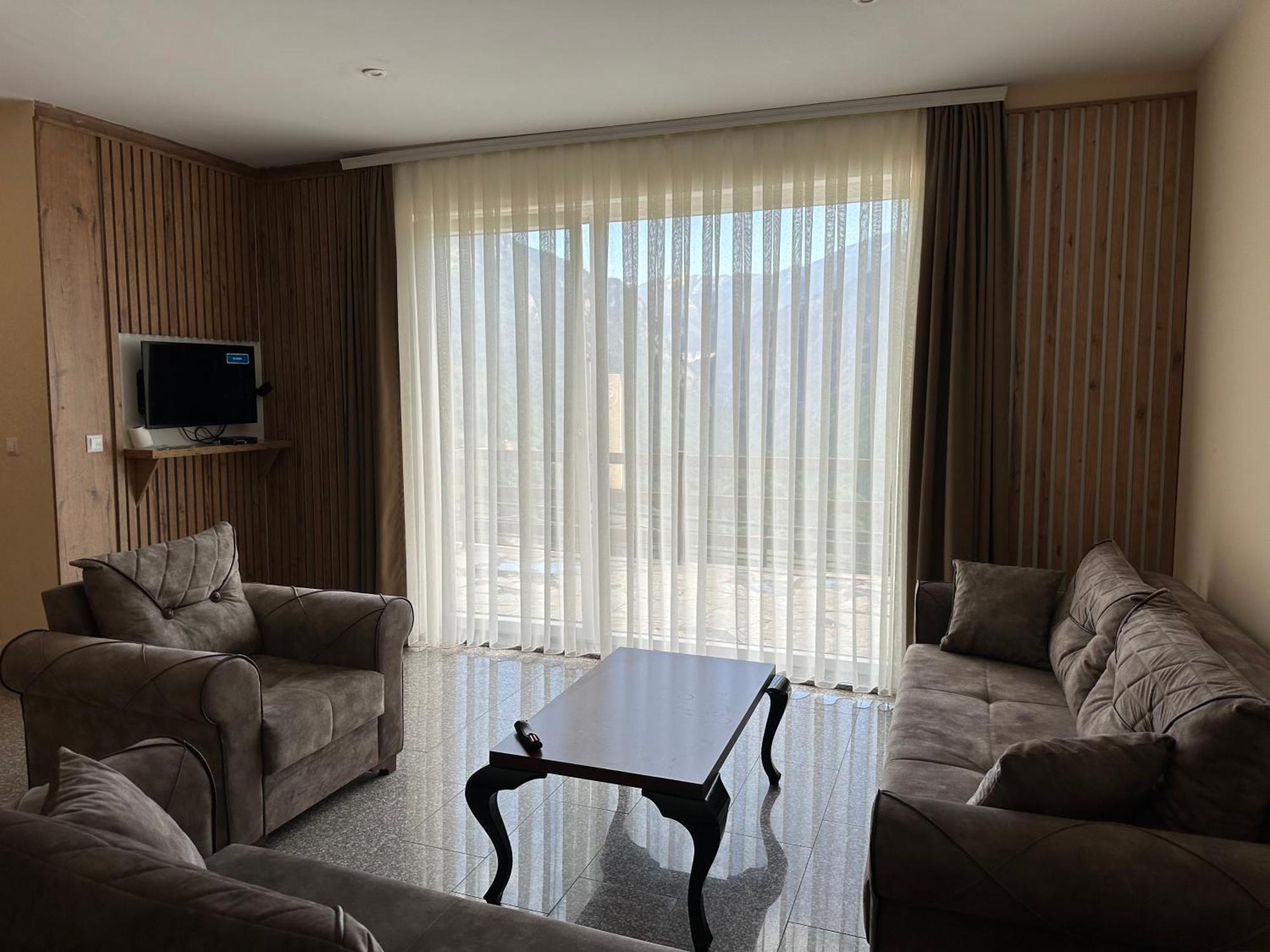 Hotel Panorama Rugove เปเย ภายนอก รูปภาพ
