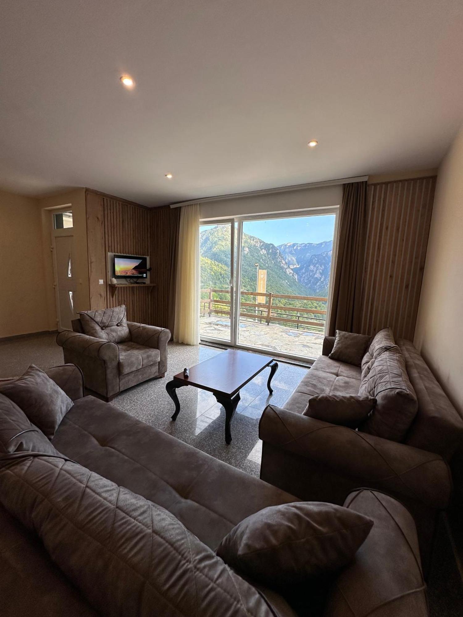 Hotel Panorama Rugove เปเย ภายนอก รูปภาพ