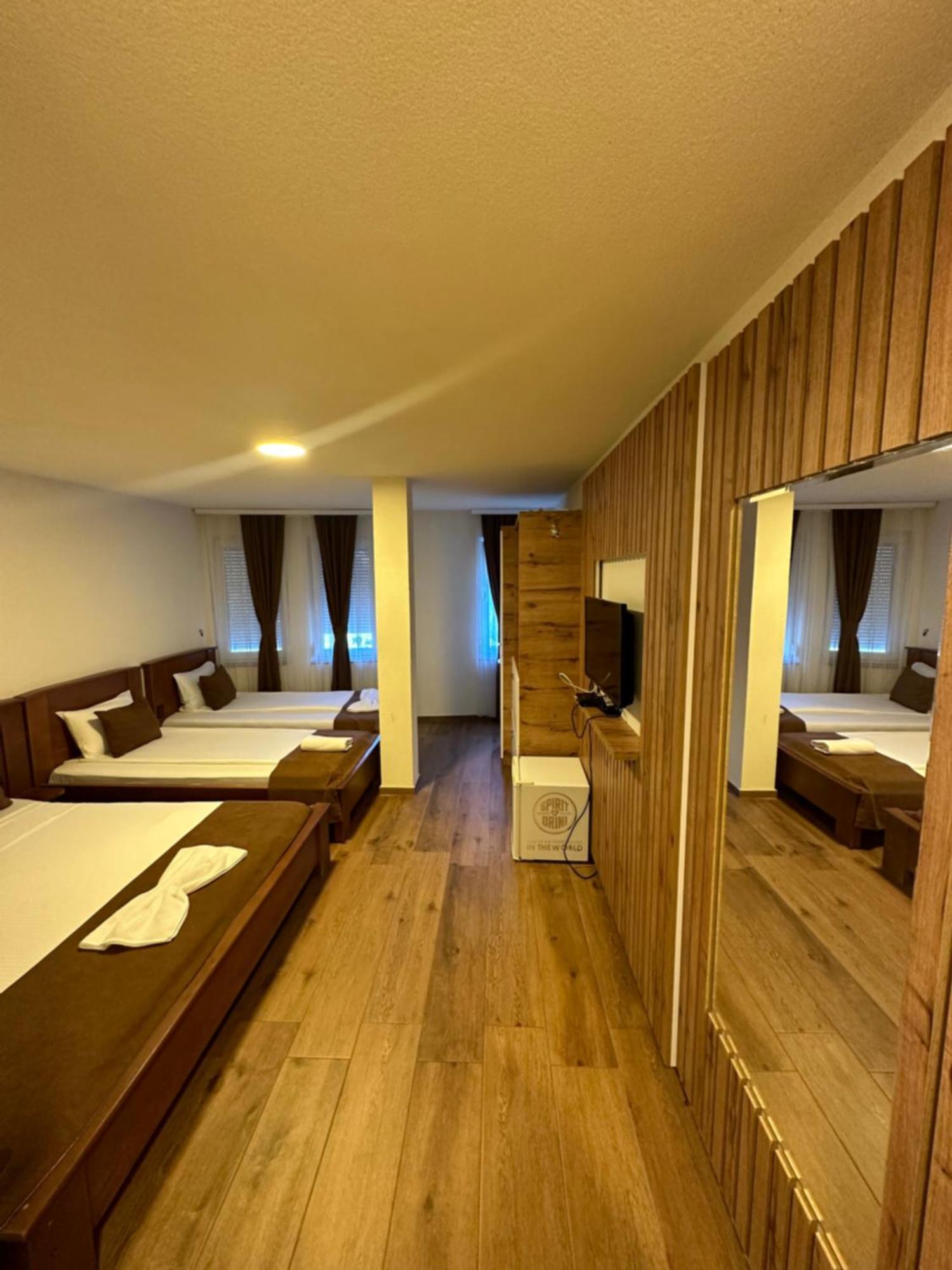 Hotel Panorama Rugove เปเย ภายนอก รูปภาพ