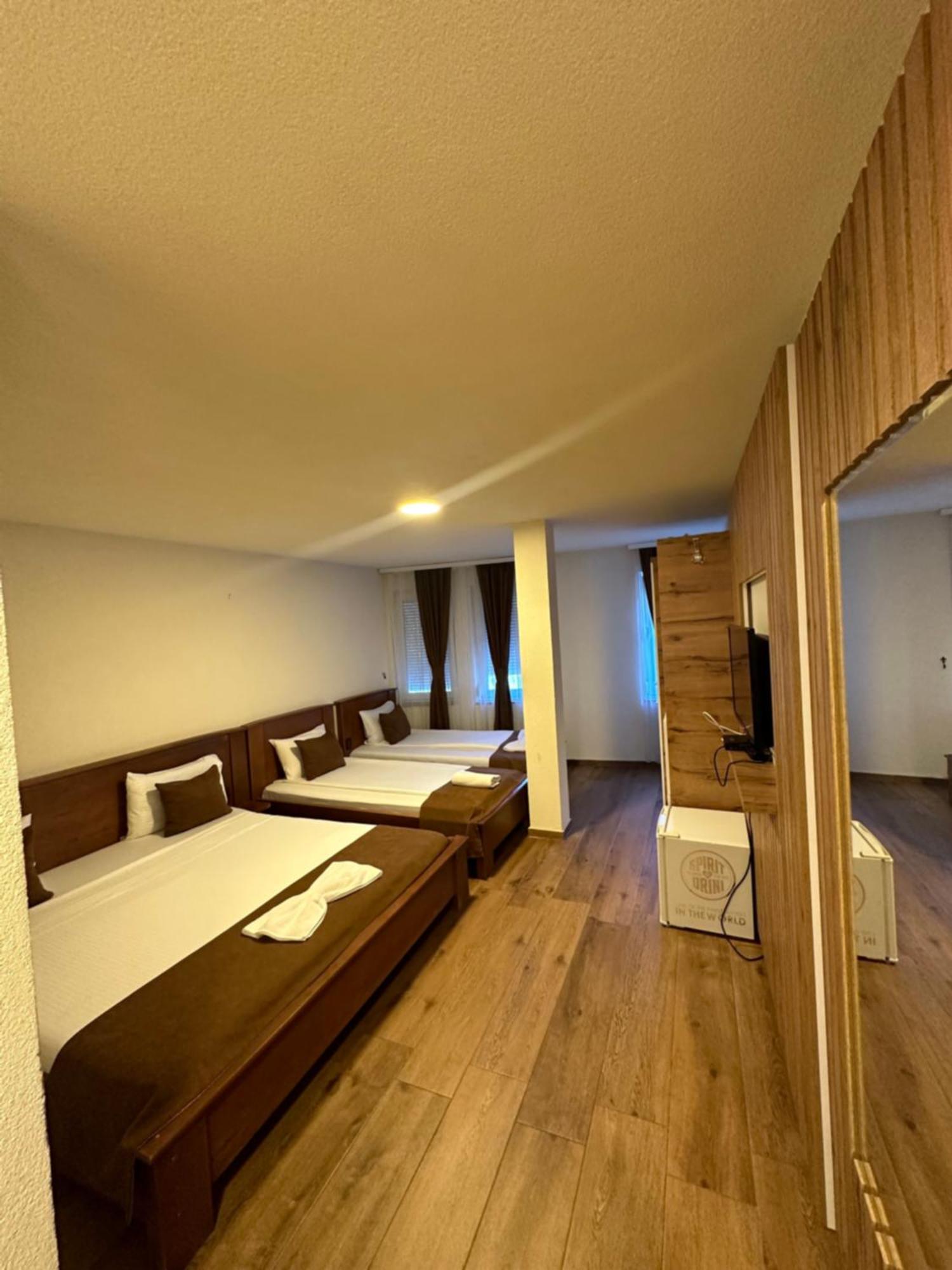 Hotel Panorama Rugove เปเย ภายนอก รูปภาพ